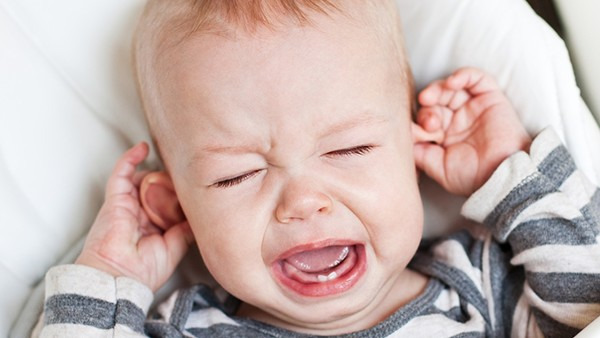 10个月宝宝流鼻涕怎么办？要做好护理