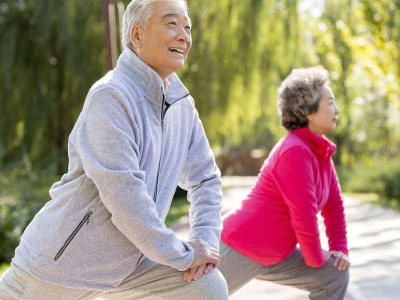 适量的运动可以有效避免老年痴呆的发生
