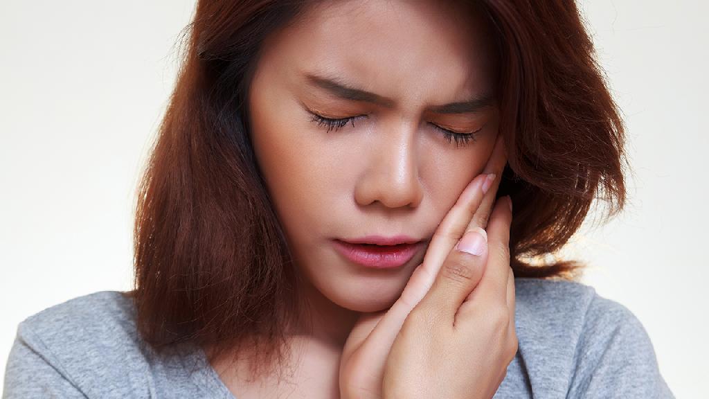 智齿冠周炎到底有什么症状呢