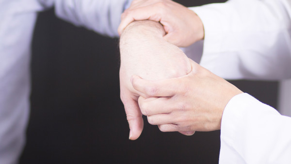 关节炎的治疗要谨慎