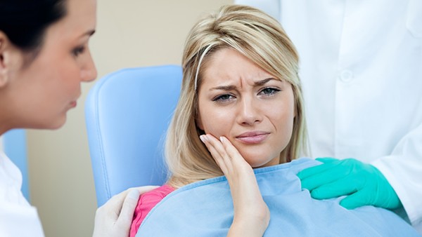 牙龈萎缩的诱发因素是什么