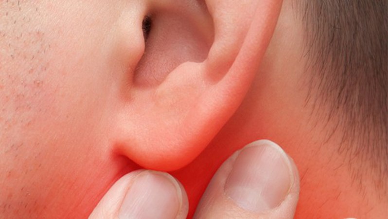 中耳炎患者一定要做中耳炎手术吗？ 不手术还有其他疗法吗？