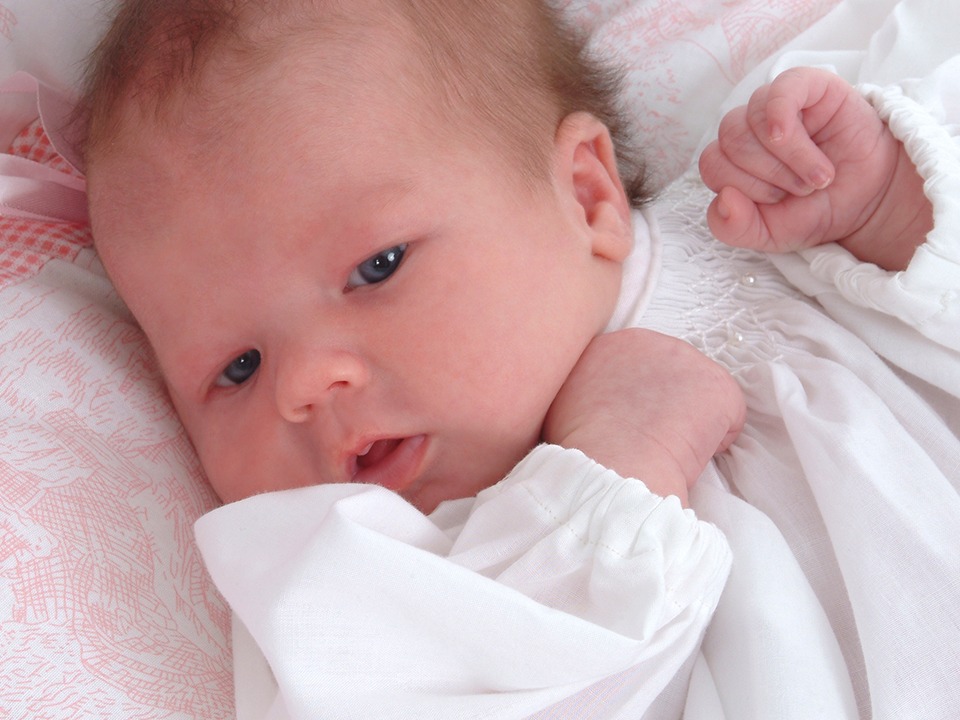 新生儿一直不睡觉怎么回事？ 该如何调理？
