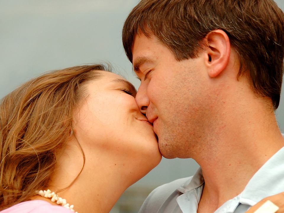 关于夫妻接吻有什么好处？ 竟然有意想不到的效果