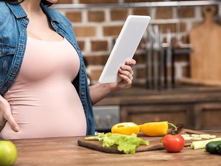 胎儿智力由准妈妈决定，9类降低智商的食物最好别吃