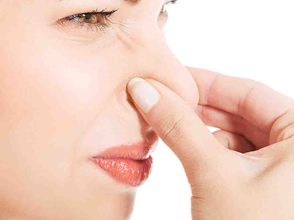 为何过敏性鼻炎总是早上发作？