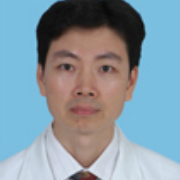何伟东