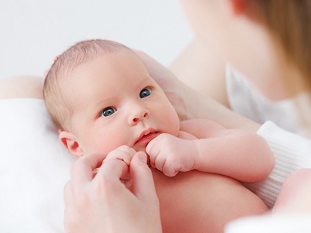 新生儿鼻塞是怎么回事？5个小步骤轻松解决