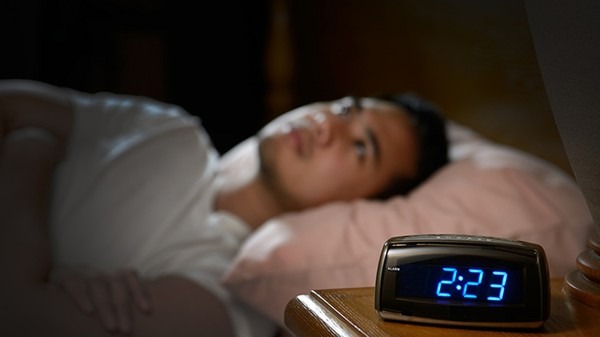 深夜总是睡不着？改善失眠的4种方法