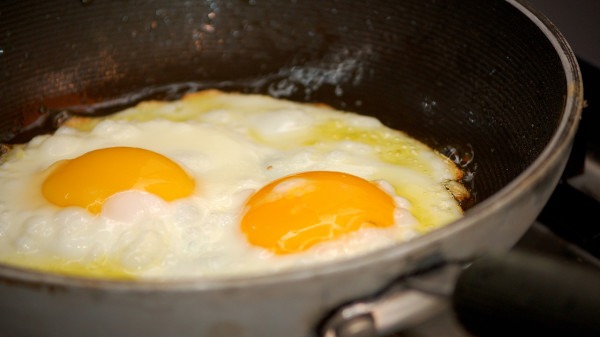 鸡蛋怎么不粘锅？煎蛋这样做