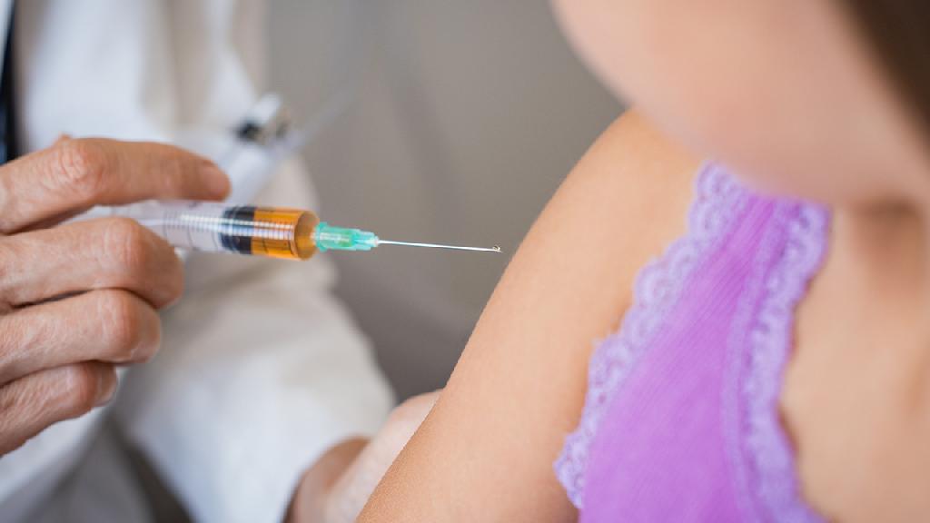 新生儿接种乙型肝炎疫苗发热正常吗？