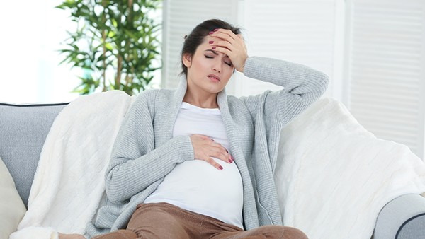 孕期头痛是怎么回事 孕期头痛该怎么办才好