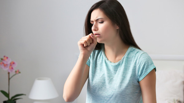 感冒引起的咳嗽吃什么药好？可以吃消炎药