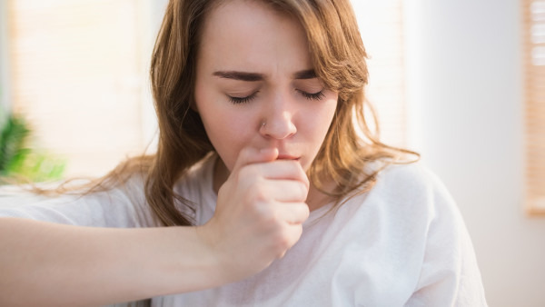 感冒引起的咳嗽吃什么药好？可以吃消炎药