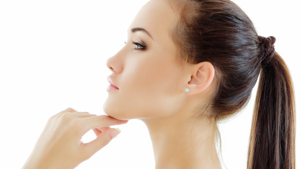 脸色突然苍白怎么回事？分为2方面