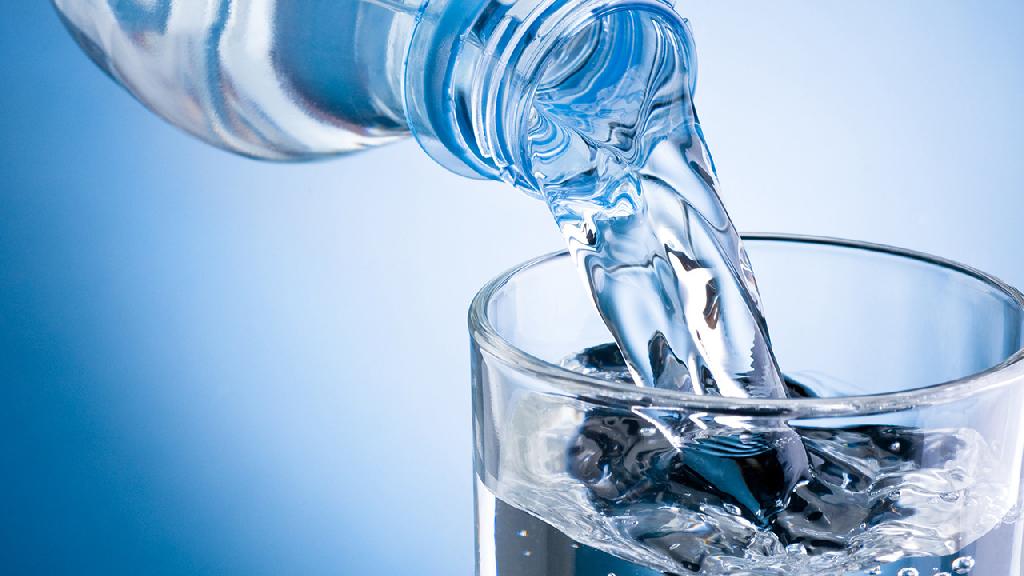 喝水可以促进排便吗？讲究正确的方法
