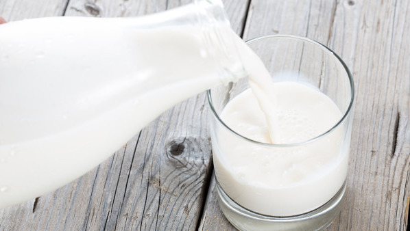 拉肚子能喝牛奶吗？增加肠胃的负担