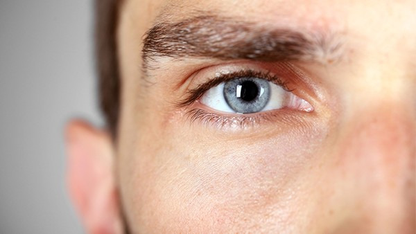 眼睛里面有一个黄斑怎么治疗？不同病因不同方法