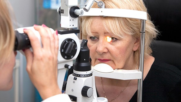 视网膜色素变性的症状 视网膜色素变性的常见症状有5种