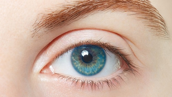 痒痛流泪是眼部疾病的表现吗 常见的眼睛异常有3种