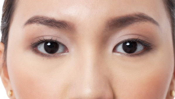 眼皮肿是什么原因导致的 眼皮肿怎么办才好