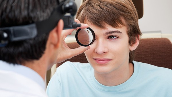 做眼睛近视手术的危害都有哪些 眼睛近视手术会出现哪些并发症