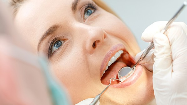 有牙周炎可以种植牙吗？一般不能