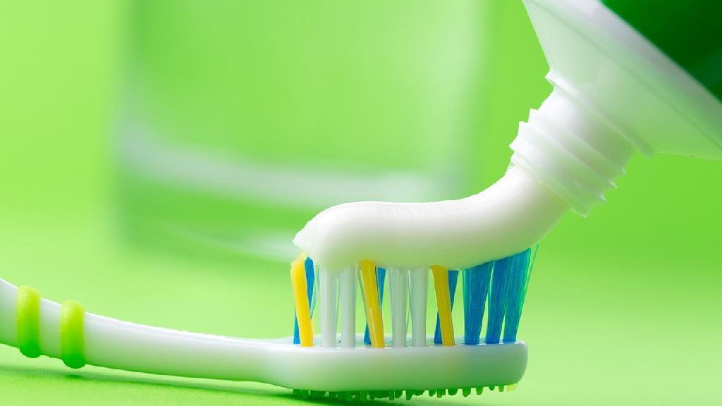 有牙周炎要用什么牙膏好？含钙健固牙齿牙膏
