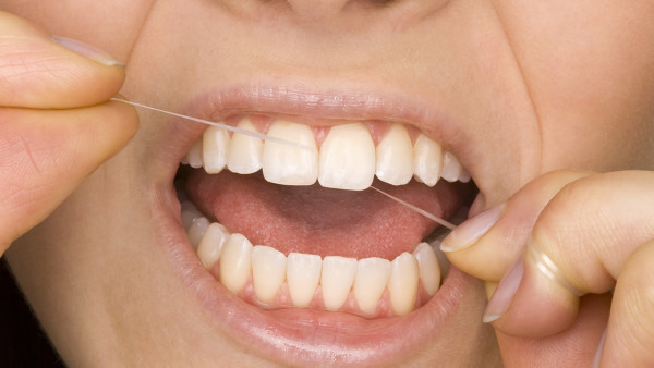 牙龈炎和牙周炎的区别是什么 牙龈炎和牙周炎的病因都有哪些