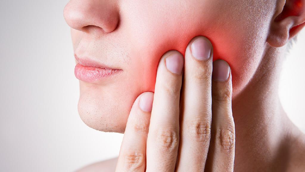 牙髓炎该如何进行检查 牙髓炎的常见病因都有哪些