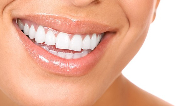 为什么牙龈会变白 牙龈会变白的原因都有哪些
