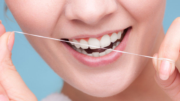 牙结石自己怎么清理？