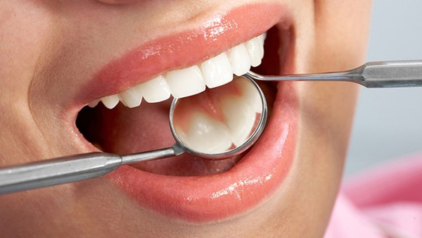 牙龈萎缩还能长出来吗 牙龈萎缩的表现都有哪些