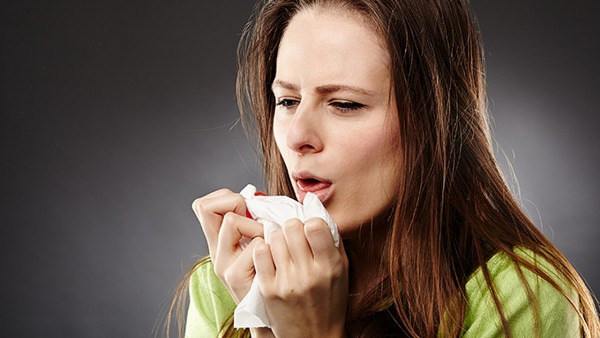 咽喉炎咳嗽吃什么药比较好 咽喉炎咳嗽是由什么病因导致的