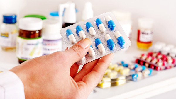 鼻咽炎应该吃哪种药比较好 治疗鼻咽炎能使用抗生素吗