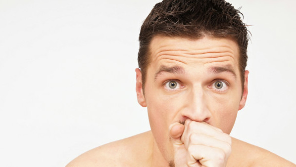 喉咙有异物感是怎么回事 喉咙有异物感的病因都有哪些