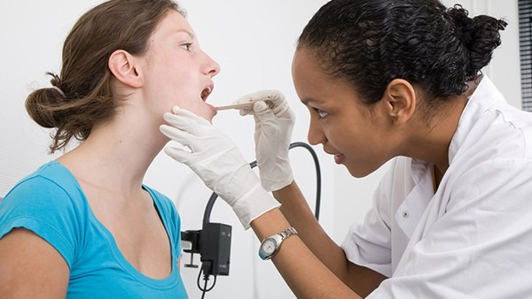 咽喉炎的症状都有哪些 咽喉炎会出现失声的症状吗