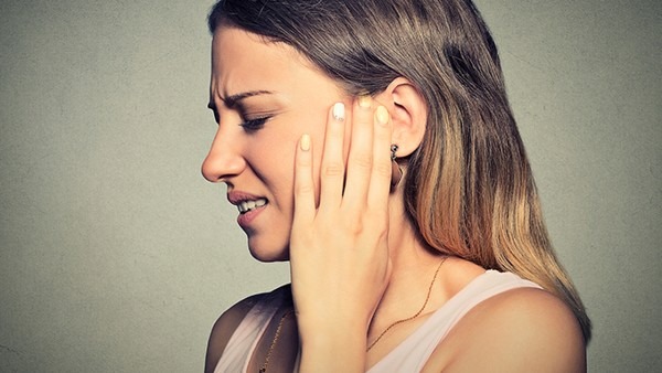 耳朵里面痛是上火了吗 耳朵里面痛有可能是恶性肿瘤吗