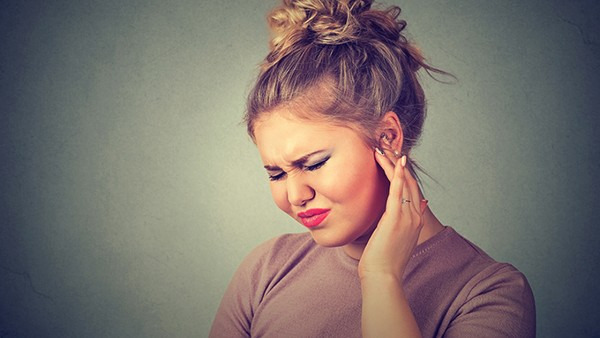 耳朵痛是什么原因 导致耳朵痛常见的4个因素