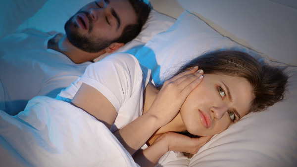 晚上睡觉打呼噜怎么办？通过低温等离子消融技术