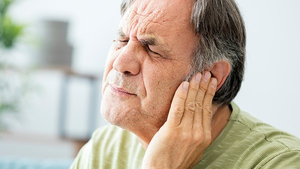 中耳炎会引发什么疾病 中耳炎常见的4个危害