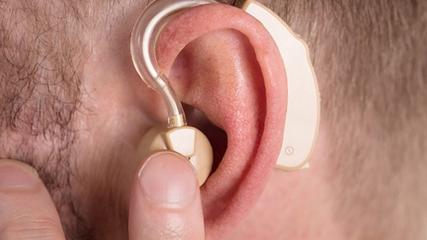 中耳炎可以戴助听器吗？不可以