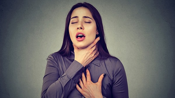 慢性咽炎会吐黄痰吗 慢性咽炎吐黄痰一般是由这2种疾病引发的