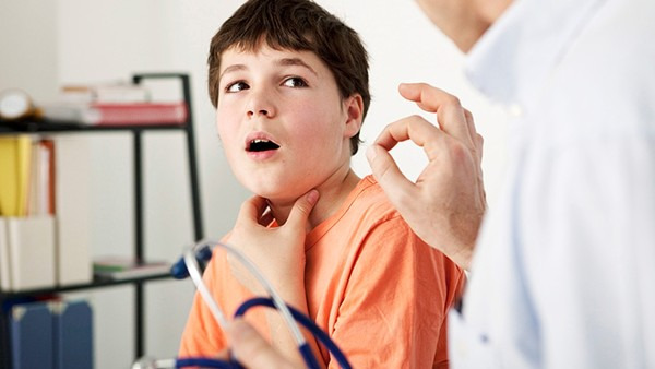 儿童嗓子红肿是怎么造成的 儿童嗓子红肿最快的处理方法