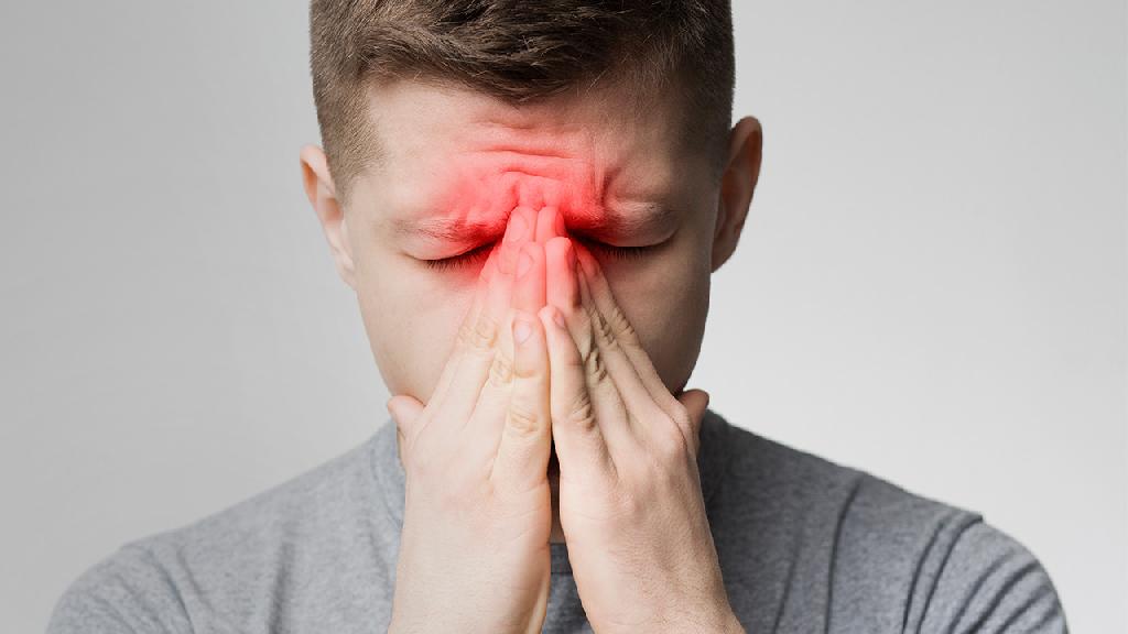 急性鼻窦炎与慢性鼻窦炎有什么不同 鼻窦炎常见的2个症状