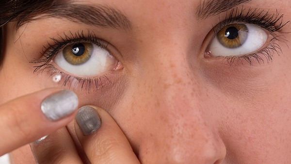 鼻窦炎引起眼睛肿胀怎么缓解 鼻窦炎会对眼睛有哪些危害