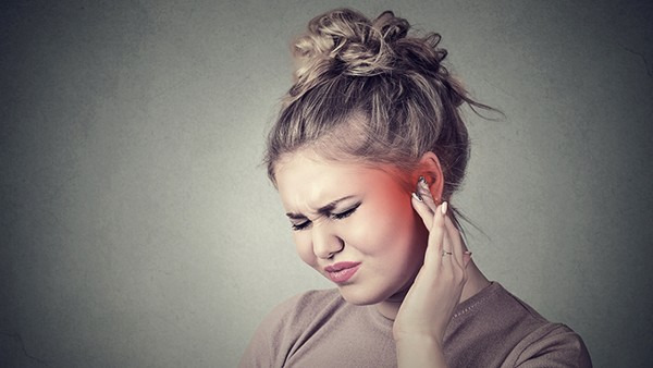 一个耳朵疼是怎么回事 导致一个耳朵疼的病因都有哪些