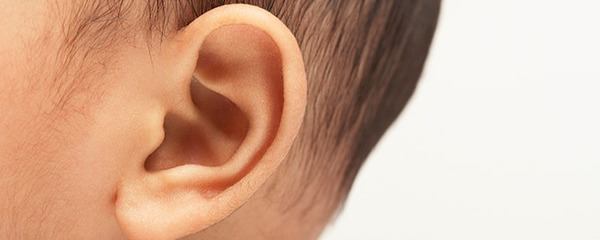 耳朵长毛怎么回事 如何护理自己的耳朵