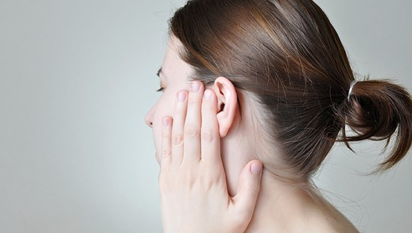 左耳一直耳鸣怎么办 左耳一直耳鸣的治疗方法都有哪些