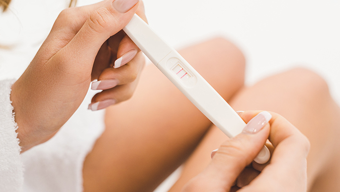 宫外孕可以用验孕棒测吗？测不出来的